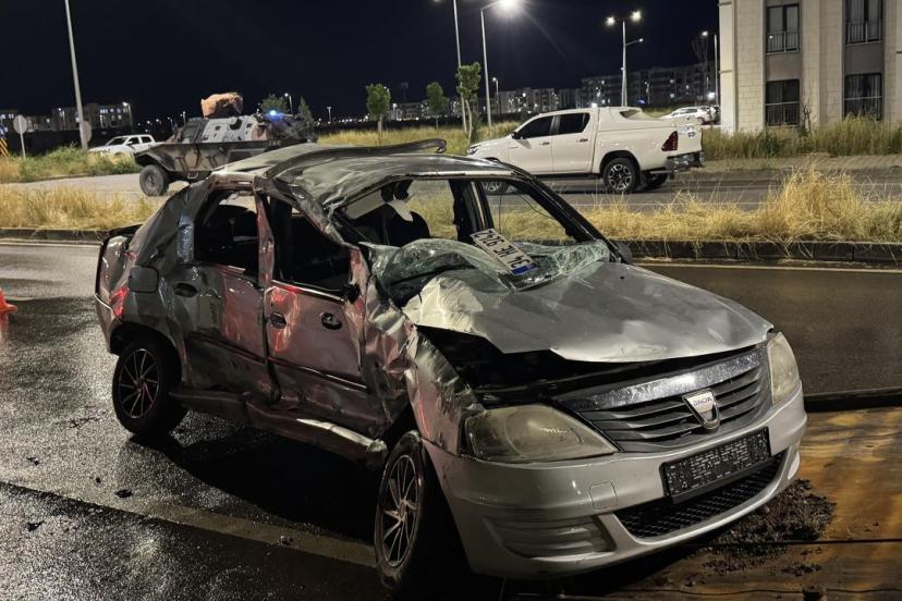 Diyarbakır'da otobüs ve otomobil çarpıştı: 2 ölü, 5 yaralı