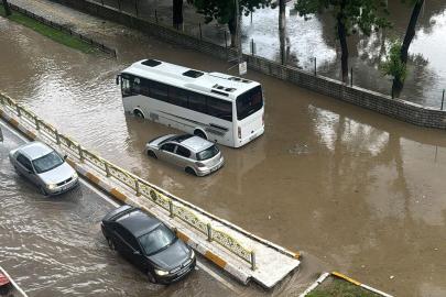 Edirne'yi dolu ve sağanak vurdu