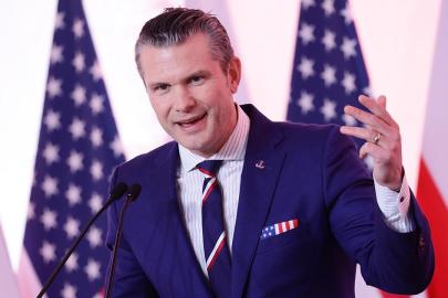 Hegseth, İranla savaşın onaysız devam edebileceğini savundu