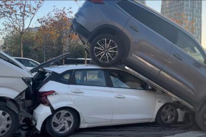 İstanbul'da 4 araç zincirleme kaza yaptı