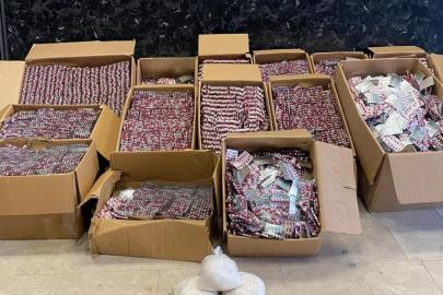 İstanbul'da 560 bin sentetik ecza hap ile 3 kilogram uyuşturucu ele geçirildi