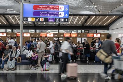 İstanbul'daki havalimanlarında bayram yoğunluğu