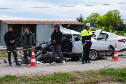 Kırıkkale'de iki otomobil çarpıştı: 1 ölü, 8 yaralı