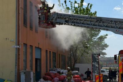 Manisa'da iş yeri yangını