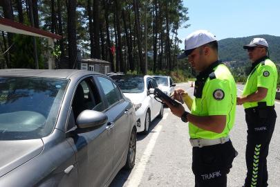 Tatilciler Marmaris ve Datçaya akın etti: 4 günde 40 bin araç