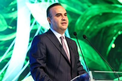 Bakan Kacır: Gelecek nesillere yaşanabilir bir dünya bırakmalıyız