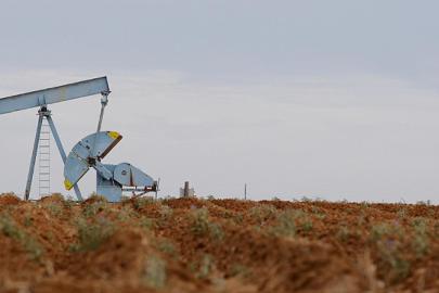 Brent petrolün varili 90 doların altına geriledi