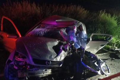 Konya'da kamyonetle çarpışan otomobilin sürücüsü öldü, 5 kişi yaralandı