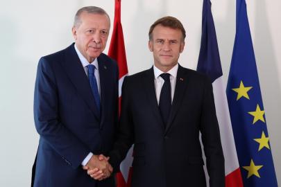 Cumhurbaşkanı Erdoğan, Macron ile telefonda görüştü