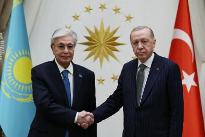 Cumhurbaşkanı Erdoğan ve Kazakistan Cumhurbaşkanı Tokayev bir araya geldi