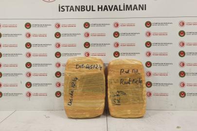 İstanbul Havalimanı'nda uyuşturucu operasyonu. 25 kilogram esrar ele geçirildi